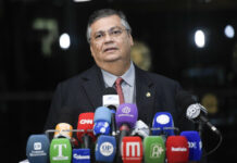 Solução para orçamento secreto está “muito longe do ideal”, diz Dino