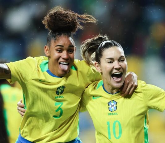 Seleção feminina fecha 2025 com goleada de 5 a 0 sobre Portugal