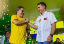 Senador Efraim Filho vota às 10h22 deste domingo em João Pessoa