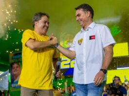 Senador Efraim Filho vota às 10h22 deste domingo em João Pessoa