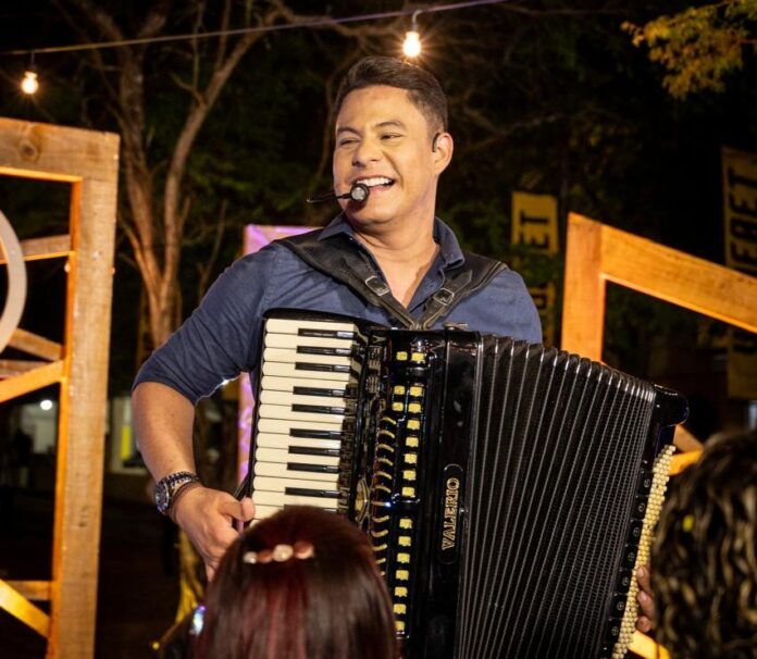 fge518bce6-67a9-4a8f-b9ff-5f3699a26119