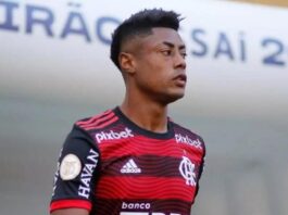 Flamengo vence, aproveita derrota do Palmeiras e volta a igualar rival