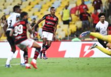 Flamengo sai na frente do Corinthians na semifinal da Copa do Brasil