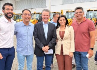 Lagoa Seca, Lagoa de Roça e Riachão recebem retroescavadeiras com apoio de Fábio Ramalho