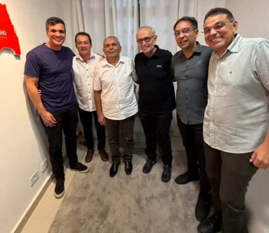 Após articulação de Fábio Ramalho, aliado histórico da família Ribeiro anuncia apoio a Cícero Lucena em Barra de Santa Rosa