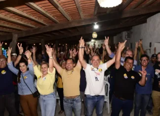 Fábio Ramalho recebe abraço das mães em Campina e reencontra aliados de caminhada construída em Pocinhos