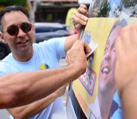 Fábio Ramelho realiza adesivaço e mobilização de apoiadores em Campina Grande para largada da campanha à reeleição