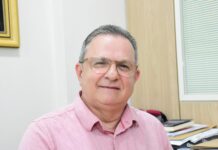 Professor Flávio Romero lança sétima edição de livro sobre trabalhos monográficos