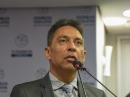 Fábio Ramalho cobra governo estadual ações para comerciantes da Empasa de Campina Grande