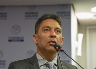 Fábio Ramalho cobra governo estadual ações para comerciantes da Empasa de Campina Grande