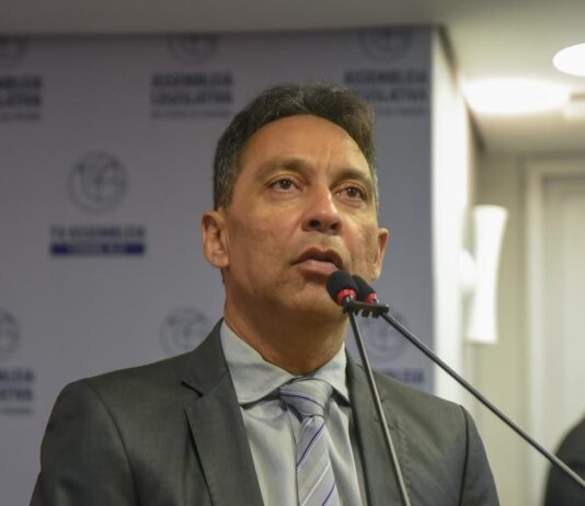 Fábio Ramalho cobra governo estadual ações para comerciantes da Empasa de Campina Grande