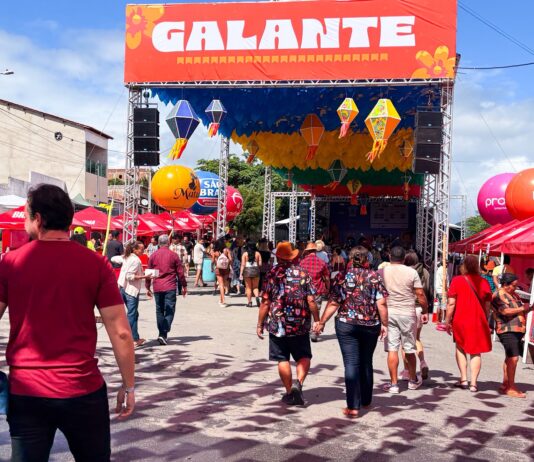 Maior São João do Mundo nos Distritos: primeiro sábado leva milhares de forrozeiros para as ruas de Galante