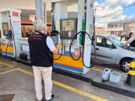 Gasolina é vendida a R$ 5,79 na capital e distribuidoras são notificadas para explicar aumento