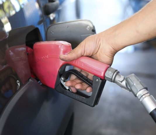 Gasolina comum segue a partir de R$ 6,18 em João Pessoa