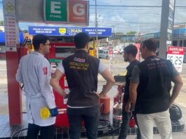 Fiscalização do Procon-JP autua posto de combustível e interdita bombas de gasolina no bairro da Torre