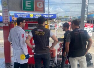 Fiscalização do Procon-JP autua posto de combustível e interdita bombas de gasolina no bairro da Torre