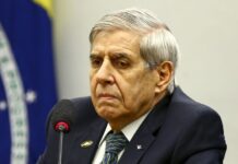 Moraes concede prisão domiciliar humanitária a Augusto Heleno