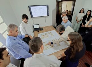 Chefe de Gabinete e vice-prefeito de Campina Grande apresentam a Dom Dulcênio o projeto de renovação do Palácio do Bispo