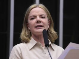 Gleisi critica EUA por fala de uso de “poder militar” contra o Brasil