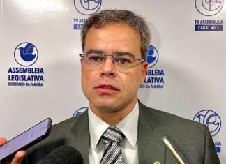 George Morais retorna à Assembleia Legislativa e reassume liderança da oposição