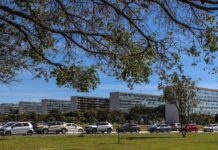 Governo propõe reajuste de 1% para servidores públicos em 2024