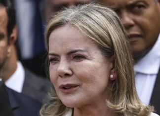 Gleisi confirma que deixa Secretaria de Relações Institucionais dia 31