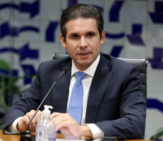 Hugo Motta diz que não houve tentativa de golpe no 8/1 e houve exageros nas condenações