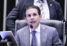 Hugo Motta ameaça paralisar votações na Câmara após decisão de Flávio Dino sobre emendas