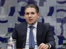 PF revela 100 telefonemas e 19 encontros entre Hugo Motta e Vorcaro