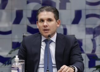 PF revela 100 telefonemas e 19 encontros entre Hugo Motta e Vorcaro