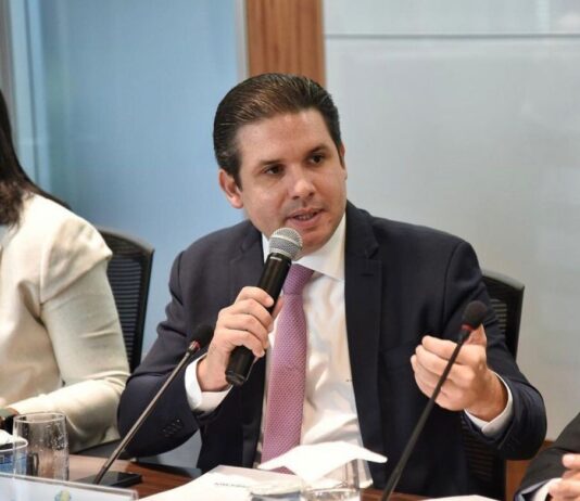Oposição se reúne com Hugo Motta para discutir anistia a condenados do 8 de janeiro