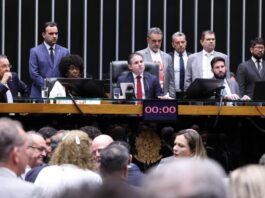 Câmara aprova em dois turnos fim da escala 6×1 com jornada máxima de 40 horas semanais