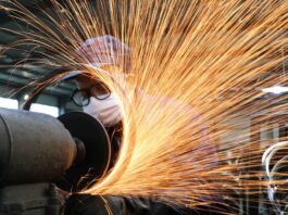 Faturamento da indústria cai 2% em julho, segundo CNI