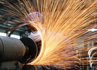 Faturamento da indústria cai 2% em julho, segundo CNI
