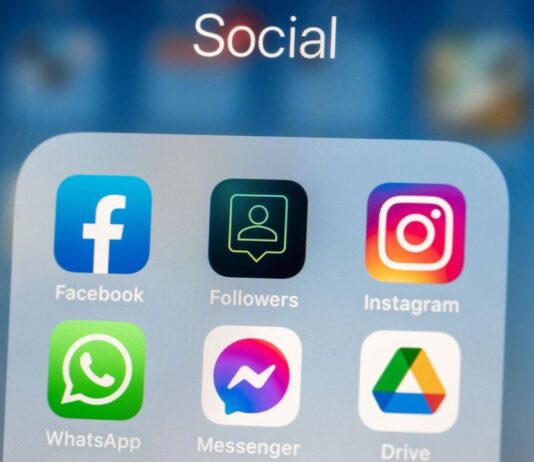 WhatsApp vai parar em celular antigo em 2026; saiba o que fazer