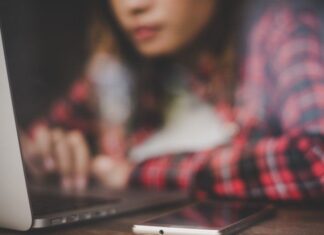 Mulheres já são maioria entre pequenos lojistas que vendem online