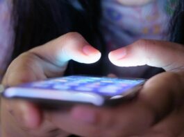 Miopia infantil aumenta pelo uso excessivo de telas; veja sintomas