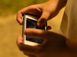 Câmara aprova projeto que torna crime fotografar por debaixo da roupa sem autorização