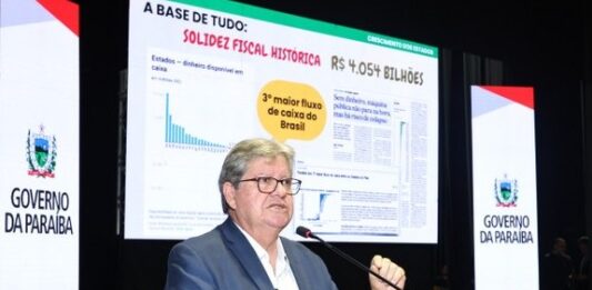 João Azevêdo presta contas à população da Paraíba e destaca legados em áreas como Saúde e Educação