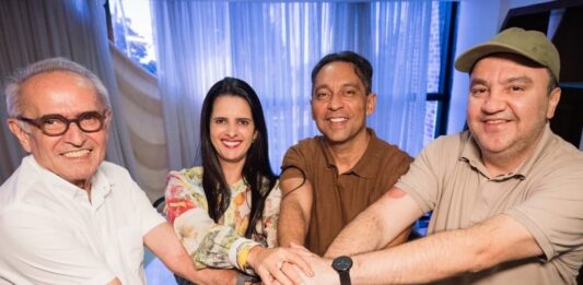 Cícero Lucena recebe apoio de lideranças políticas de Queimadas