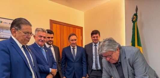 João Azevêdo formaliza indicações da ALPB para nomeação de novos conselheiros do TCE-PB