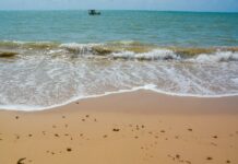 Quatro trechos de praia são considerados impróprios para banho na Paraíba