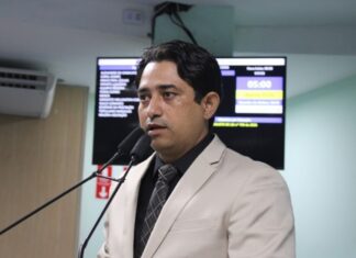 Jean Pierre toma posse como vereador na Câmara Municipal de Campina Grande