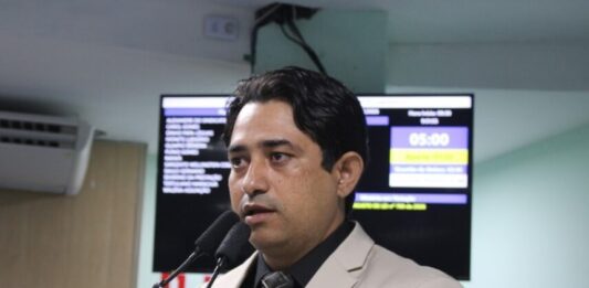 Jean Pierre toma posse como vereador na Câmara Municipal de Campina Grande
