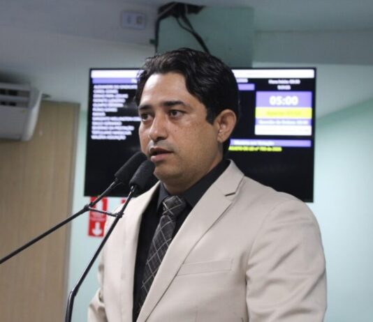 Jean Pierre toma posse como vereador na Câmara Municipal de Campina Grande