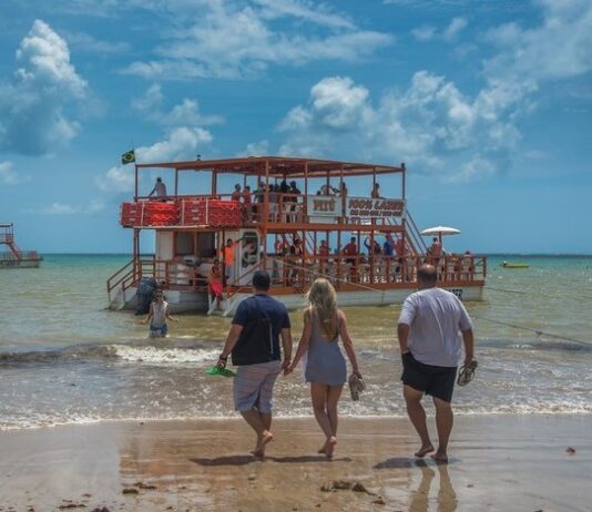 Paraíba tem três trechos de praias impróprios para banho