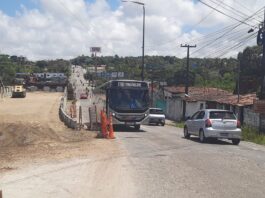 Semob-JP bloqueia trânsito na ladeira Mangabeira/Valentina para içamento de vigas da ponte sobre o Rio Cuia
