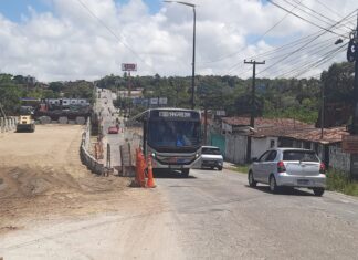 Semob-JP bloqueia trânsito na ladeira Mangabeira/Valentina para içamento de vigas da ponte sobre o Rio Cuia