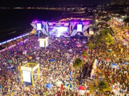 Milhares de pessoas lotam praia do Cabo Branco para ver Kelly Silva, Nando Cordel, Walkyria Santos e Cavaleiros do Forró