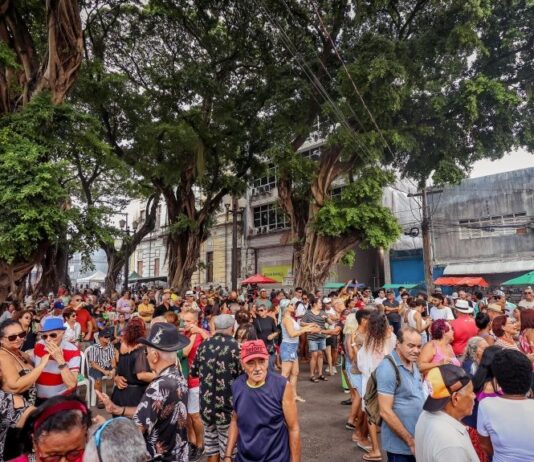 Flautista Renan Rezende mistura choro, forró e baião no Sabadinho Bom deste final de semana em JP